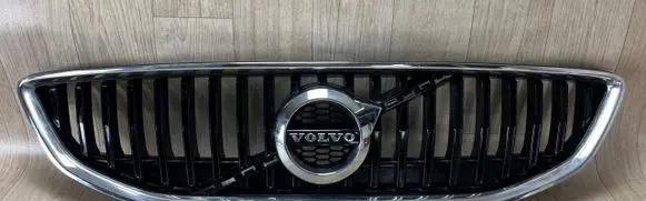 Volvo V40 Front bumper upper radiator grill 31424328