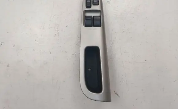 Toyota Corolla Verso E121 Quarter vent window switch 