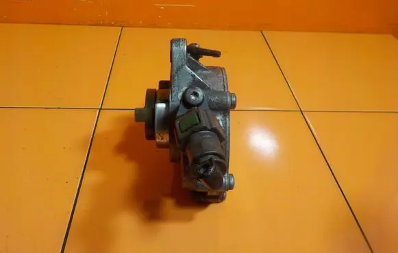 Peugeot 3008 I Vacuum pump 758642480