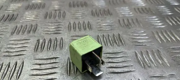 Skoda Superb B6 (3T) Other relay 4H0951253