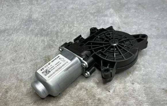 KIA Ceed Rear glass lock/latch X233 82460G5000