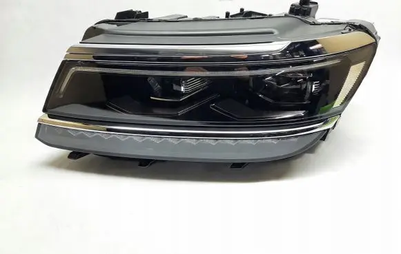 Volkswagen Tiguan Headlight/headlamp 5NC941113E