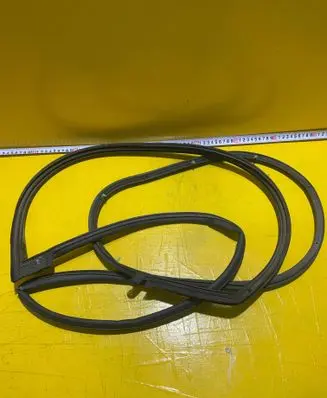 Toyota Corolla Verso AR10 Front door rubber seal 678610E010