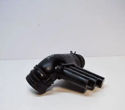 Audi A3 S3 8V Air intake hose/pipe 04E129651C