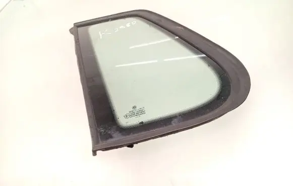 Volkswagen Polo Rear side window 43R001057