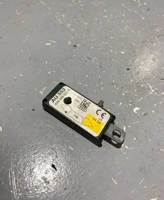 Audi A6 S6 C5 4B Antenna control unit 4B9035225B AU552