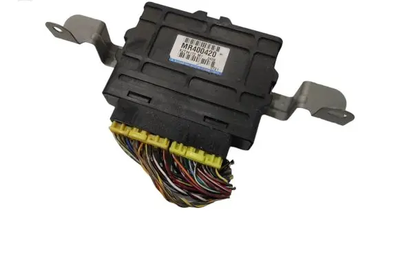 Mitsubishi Pajero ABS control unit/module MR400420 X2T34172