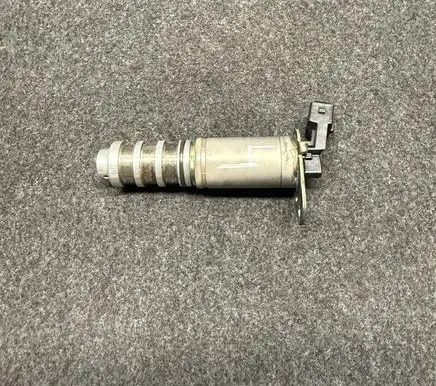 BMW 5 F10 F11 Camshaft vanos timing valve 8605123 13151880