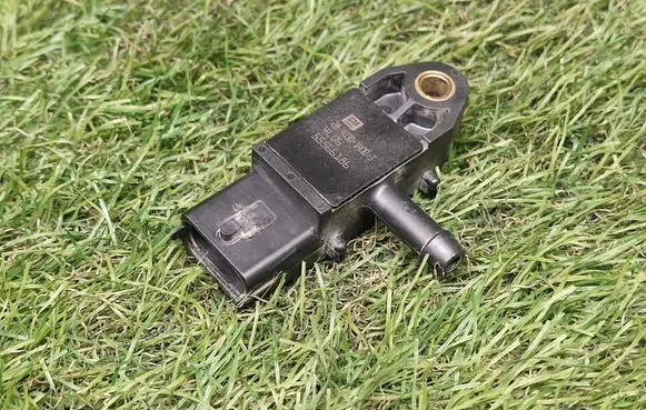 Opel Zafira C Air pressure sensor 55566186