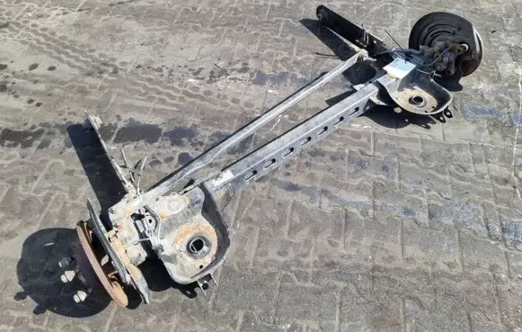 Renault Trafic III (X82) Rear axle beam 