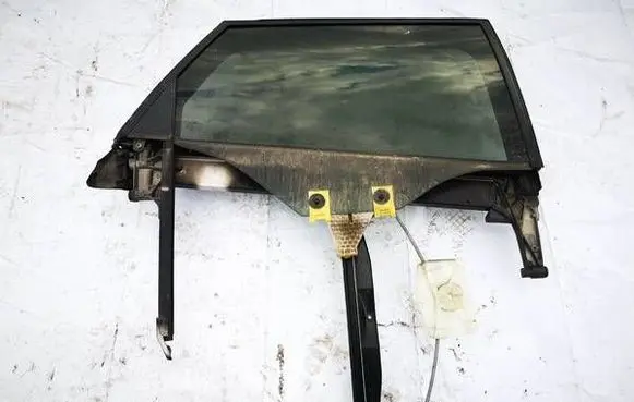 Audi A3 S3 8P Rear door window/glass frame 8P4839176