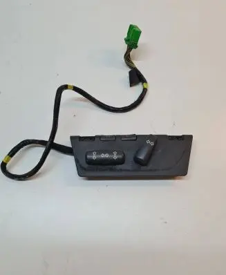 Volvo S80 Seat control switch 8682700