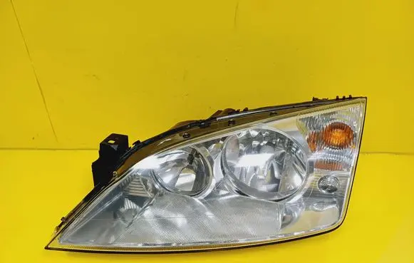 Ford Mondeo Mk III Headlight/headlamp 1S71-13006-AM 0301174201