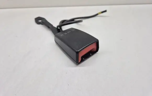 Mercedes-Benz C W203 Front seatbelt buckle 2038600169