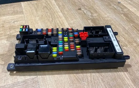 Land Rover Range Rover Sport L494 Fuse module DK6214F041AC