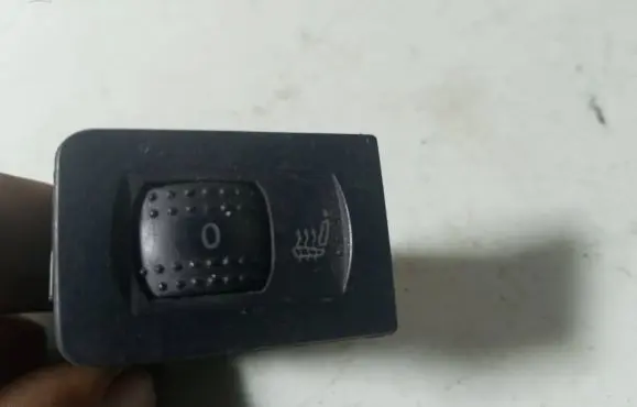 Volkswagen PASSAT B5.5 Seat heating switch 1J0963563B