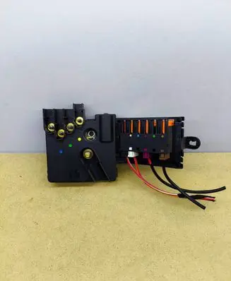 Mercedes-Benz CLS C219 Fuse module A2115461141