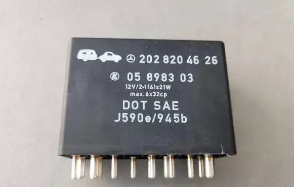 Mercedes-Benz C W202 Tow bar trailer control unit/module 2028204626 05898303 J5909945B