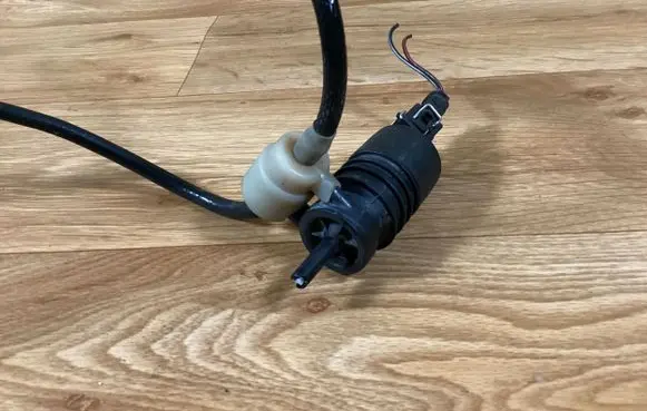 Opel Zafira A Windscreen/windshield washer pump 