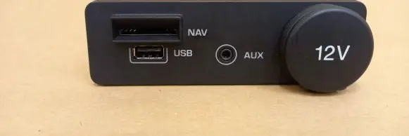 Jaguar XE USB socket connector FK7219C166BD 160419B2367X