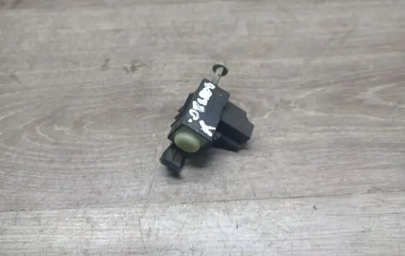 Volvo S80 Brake pedal sensor switch 6G9T11A152AA