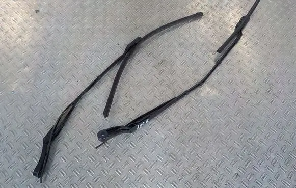 Peugeot 3008 II Front wiper blade arm 97417643