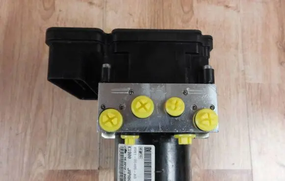 Mazda 3 II ABS Pump 8V612C405AG