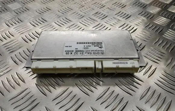 Mercedes-Benz C W202 ABS control unit/module 0195453132