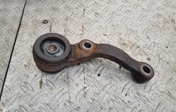 Toyota Land Cruiser (J100) Front differential mounting bracket 5239160010