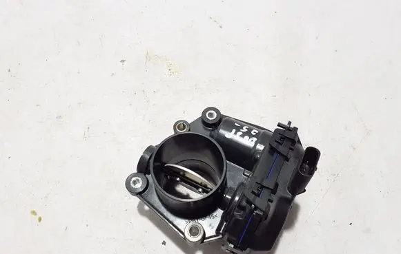 Dacia Duster Throttle valve 161A09616R