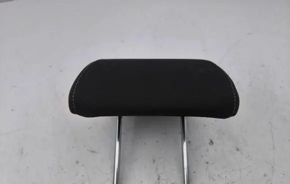Hyundai i30 Rear seat headrest 