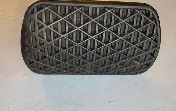Mercedes-Benz W123 Brake pedal 1232910082