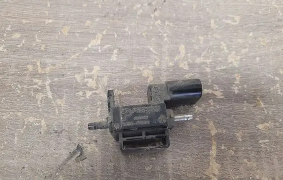 Audi A4 S4 B8 8K Turbo solenoid valve 06H906283B