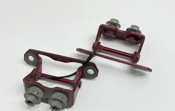 Subaru Forester SK Tailgate/trunk/boot hinge 9ZH