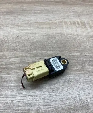 Toyota Yaris Airbag deployment crash/impact sensor 898310D010