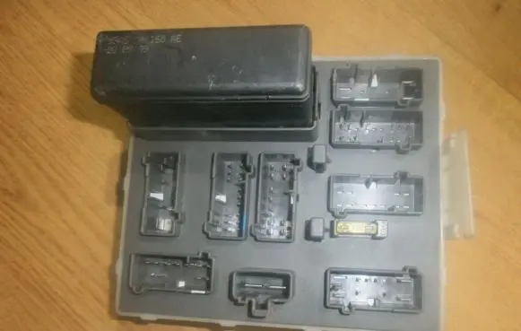 Ford Focus Fuse box set 98ag14a073cg