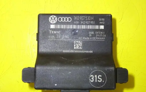 Volkswagen Golf V Gateway control module 1K0907530H