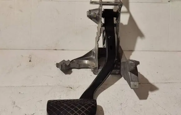 Audi A4 S4 B7 8E 8H Brake pedal 8E1721117A