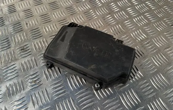 Mercedes-Benz E W213 Fuse box cover A2055402428
