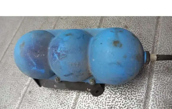 Audi A6 S6 C5 4B Vacuum air tank 