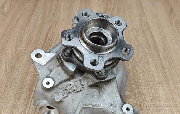 BMW 4 G22 G23 G24 G26 Front wheel hub spindle knuckle 6878612 6899175