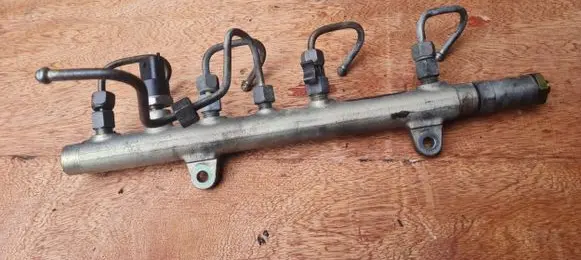 Volvo S40, V40 Fuel main line pipe 0445214024