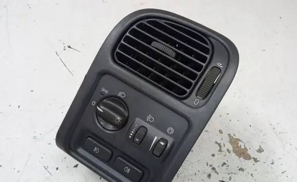 Volvo S40, V40 Tailgate/trunk/boot open switch 