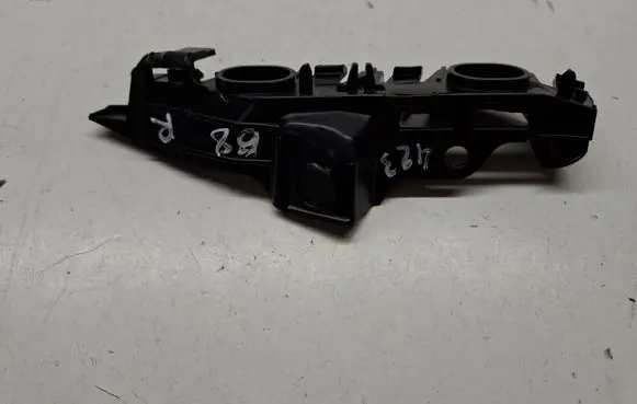 Volkswagen PASSAT B8 Front bumper mounting bracket 3G0807050B