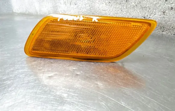 Ford Focus Front fender indicator light XS4115A457A