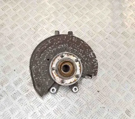 Rear wheel hub