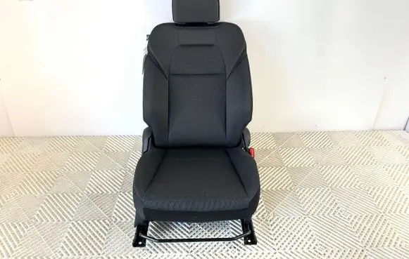 Suzuki Swift IV Front passenger seat 