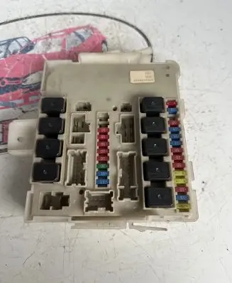 Nissan Pathfinder R51 Fuse module 284B6EB300
