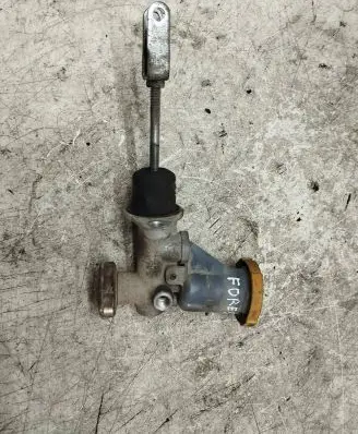 Subaru Forester SF Clutch master cylinder