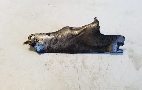 Fiat 500L Exhaust heat shield 